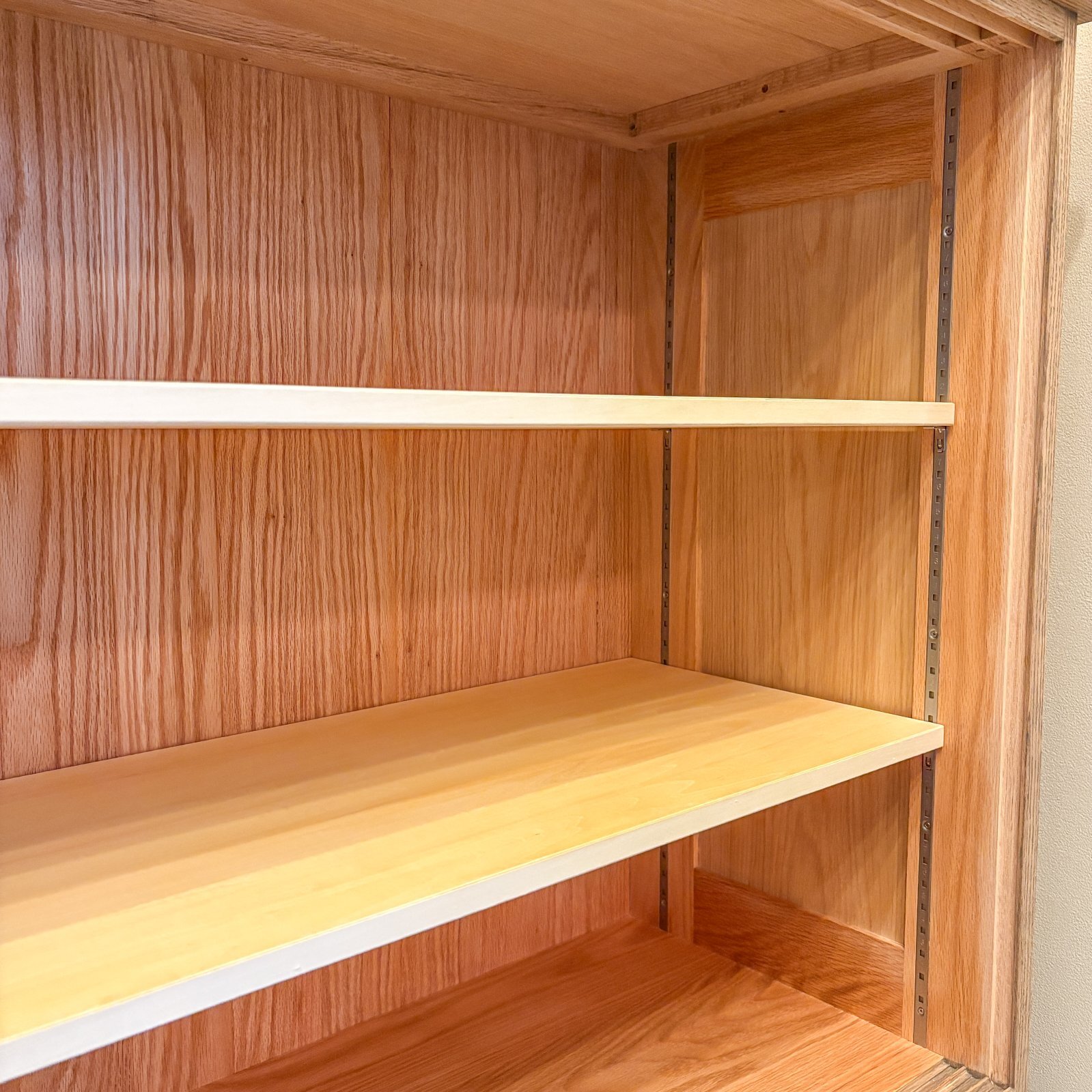 店舗什器向けアンティーク調k具のオーダーメイド