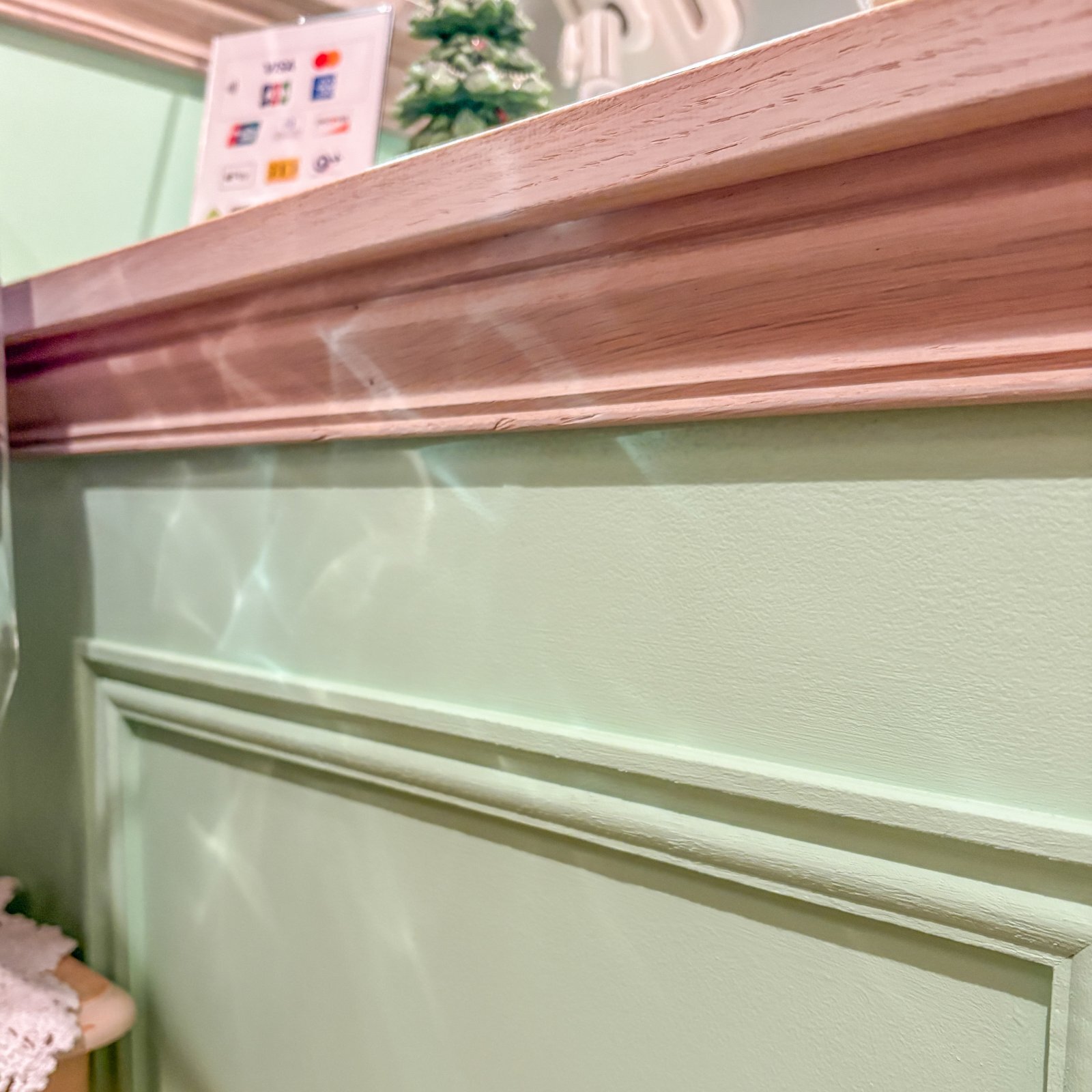 ミントグリーンのレジカウンター