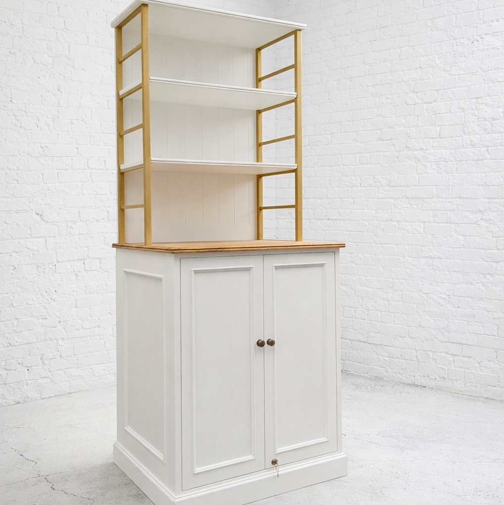 百貨店アパレルショップの店舗什器製作