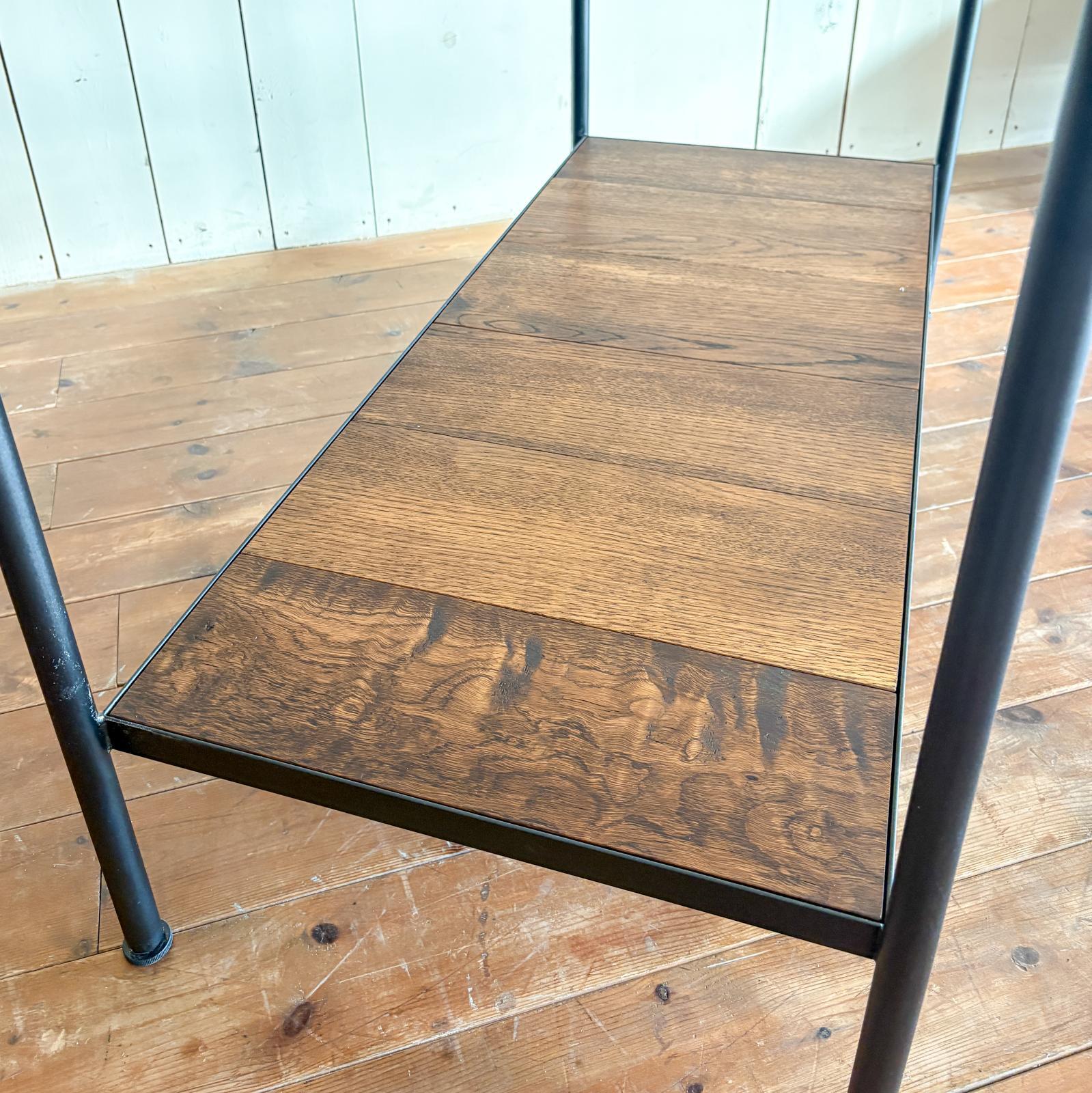 ホワイトオーク材のディスプレイ什器