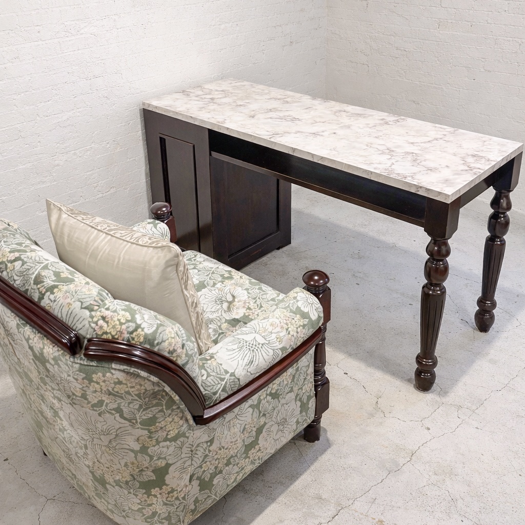 マンションサロン向けかわいいネイルデスク