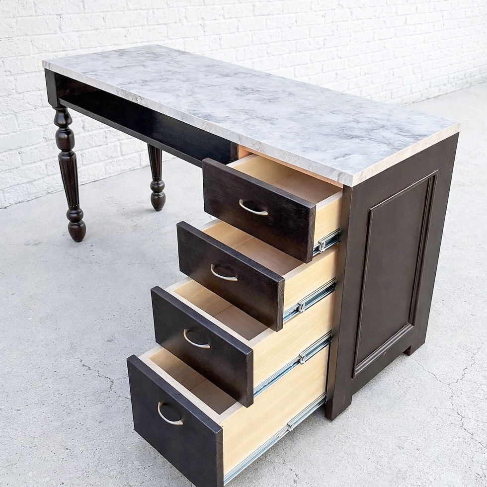 引き出し付きネイルテーブル