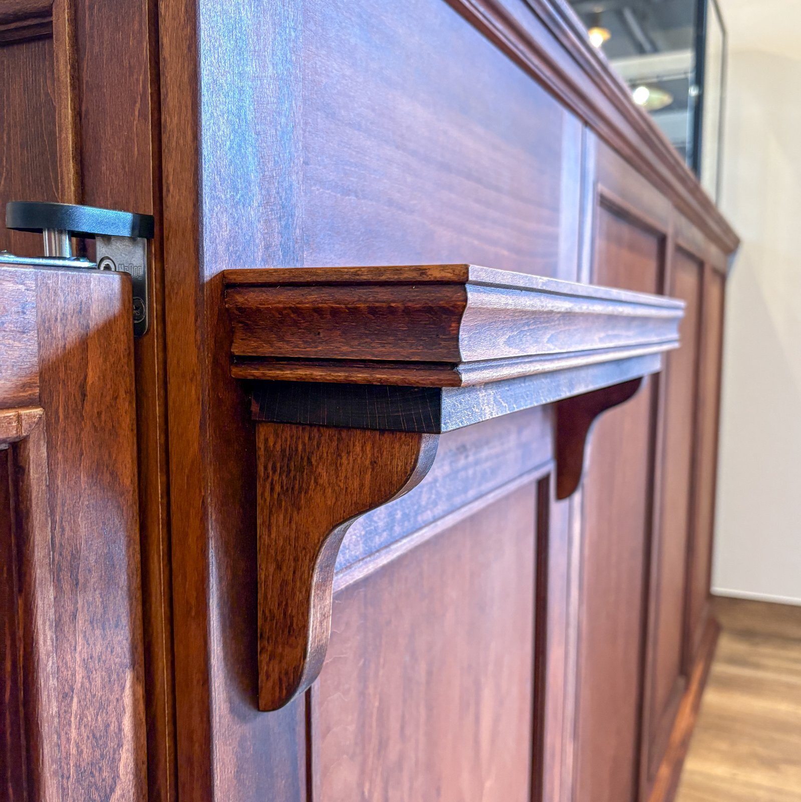 アンティーク調店舗家具の専門店