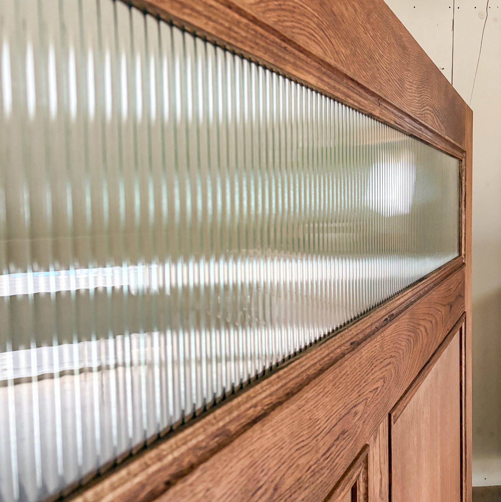 ガラス入りパーテーション美容室向け