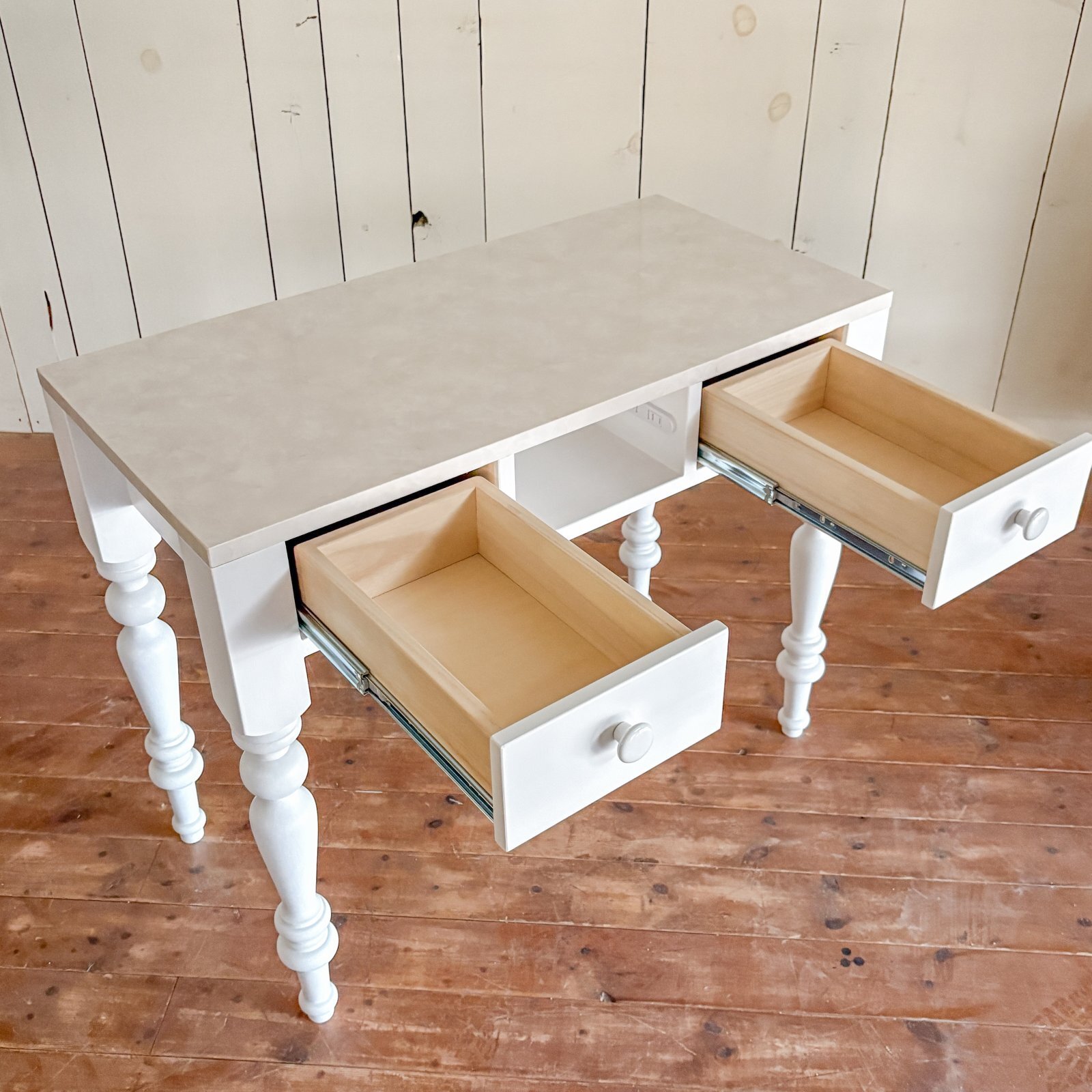 引き出し付きネイルデスク