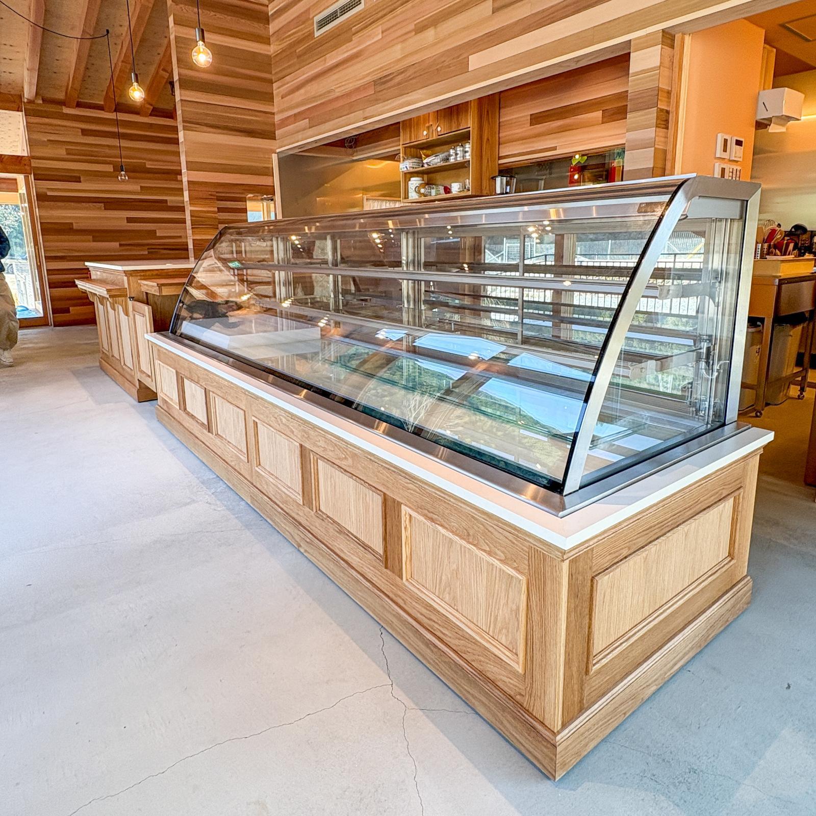 横幅5000mmの特大レジカウンターの製作実例