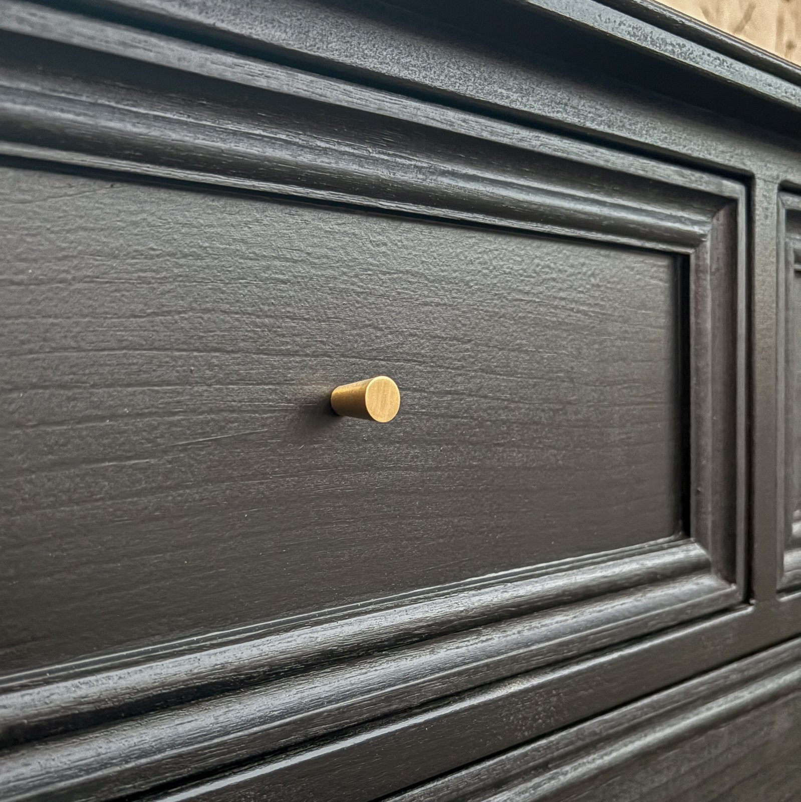 マットブラックペイントの無垢家具