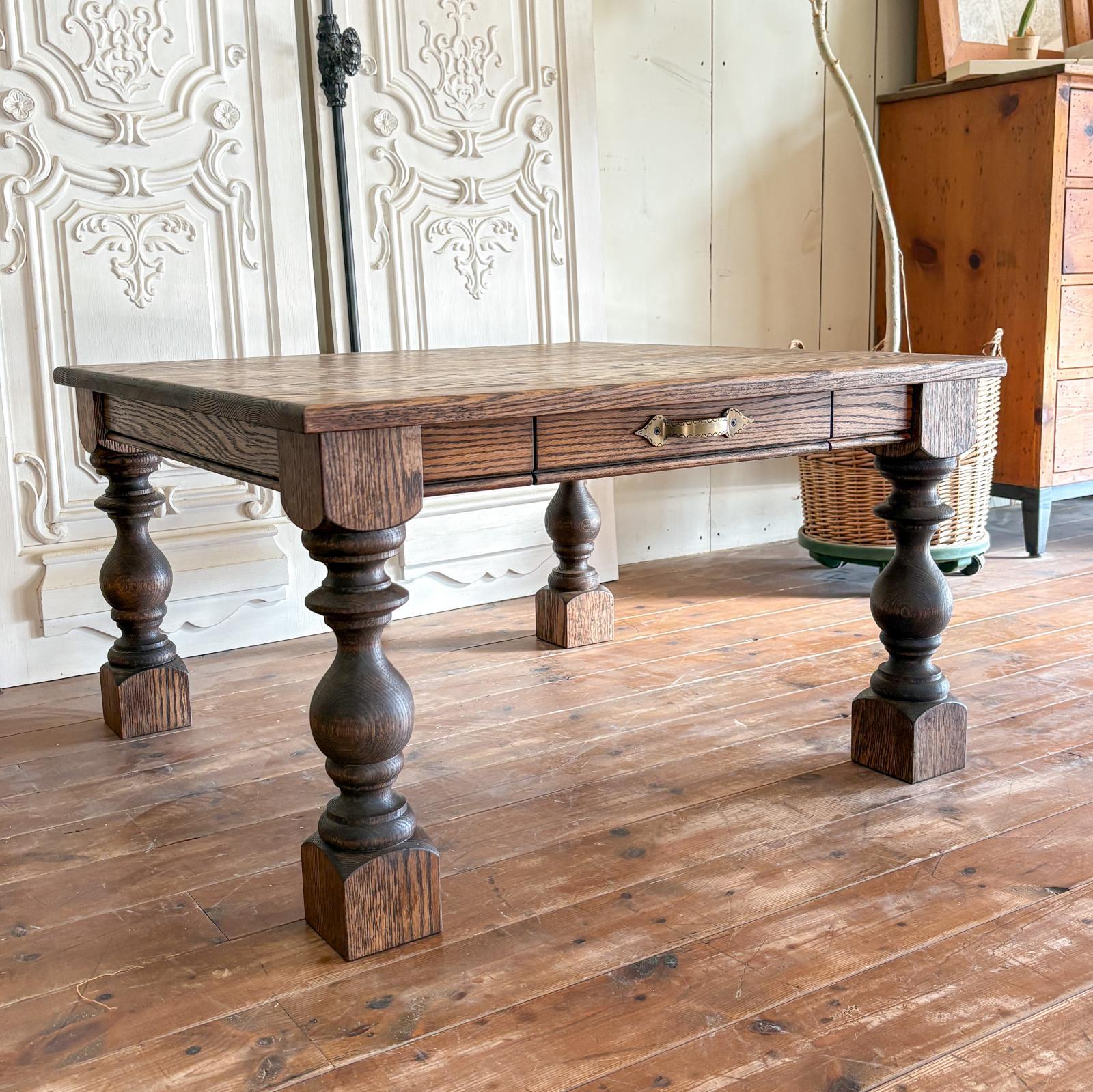 レッドオーク無垢材を使ったオーダーメイドアンティーク調ローテーブル