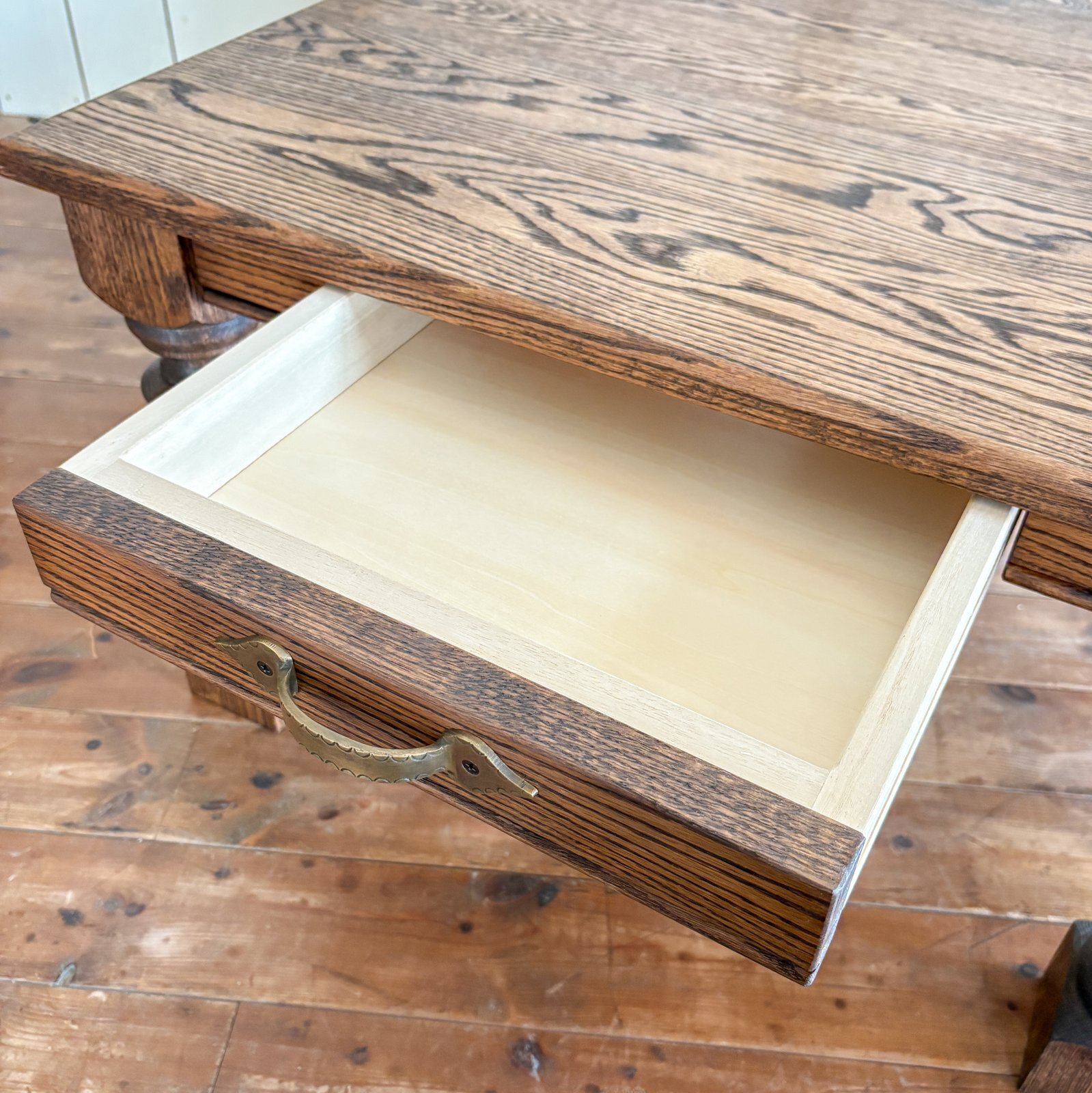 引き出し付きローテーブル