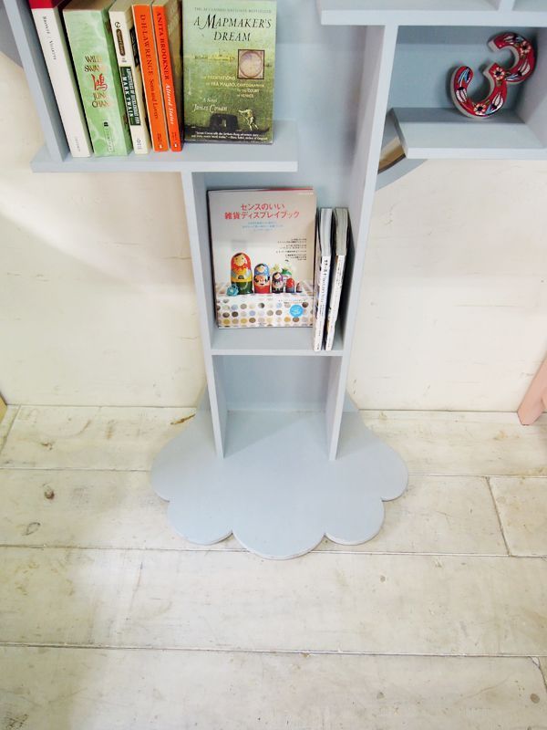 かわいい子供部屋の本棚、ツリー型ブックシェルフは大阪のインテリアショップGFで