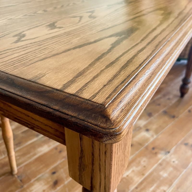 高級木材オーク材を使ったターンドレッグテーブル