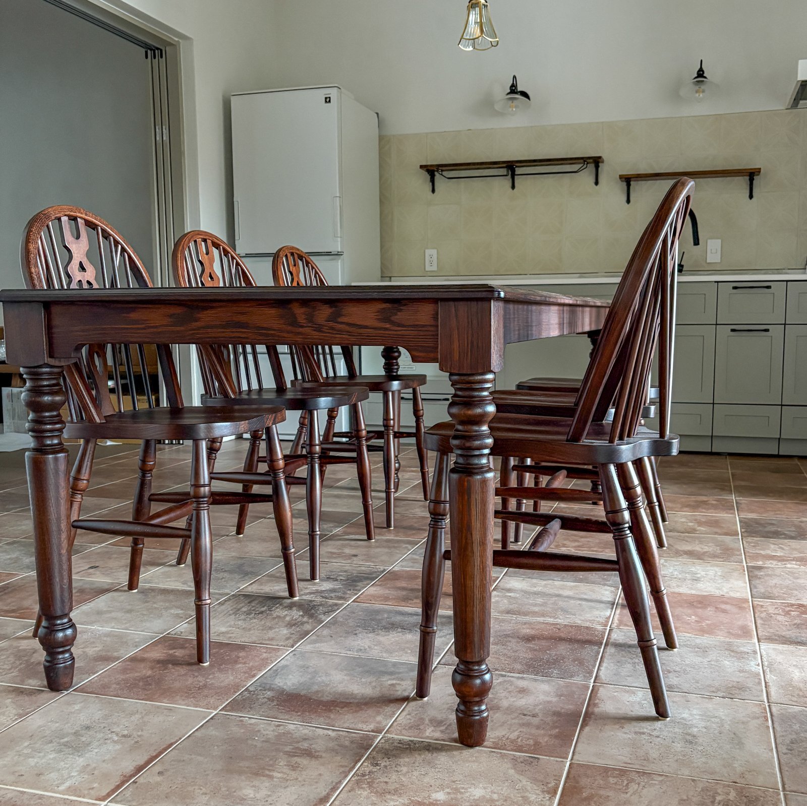 ホワイトオーク無垢材を使ったオーダーメイドダイニングテーブル