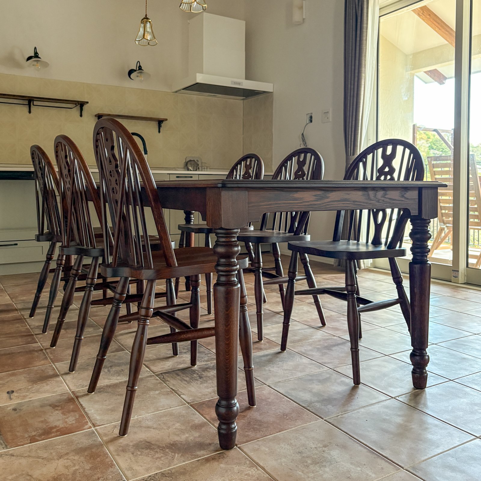 宿泊施設向けダイニングテーブル