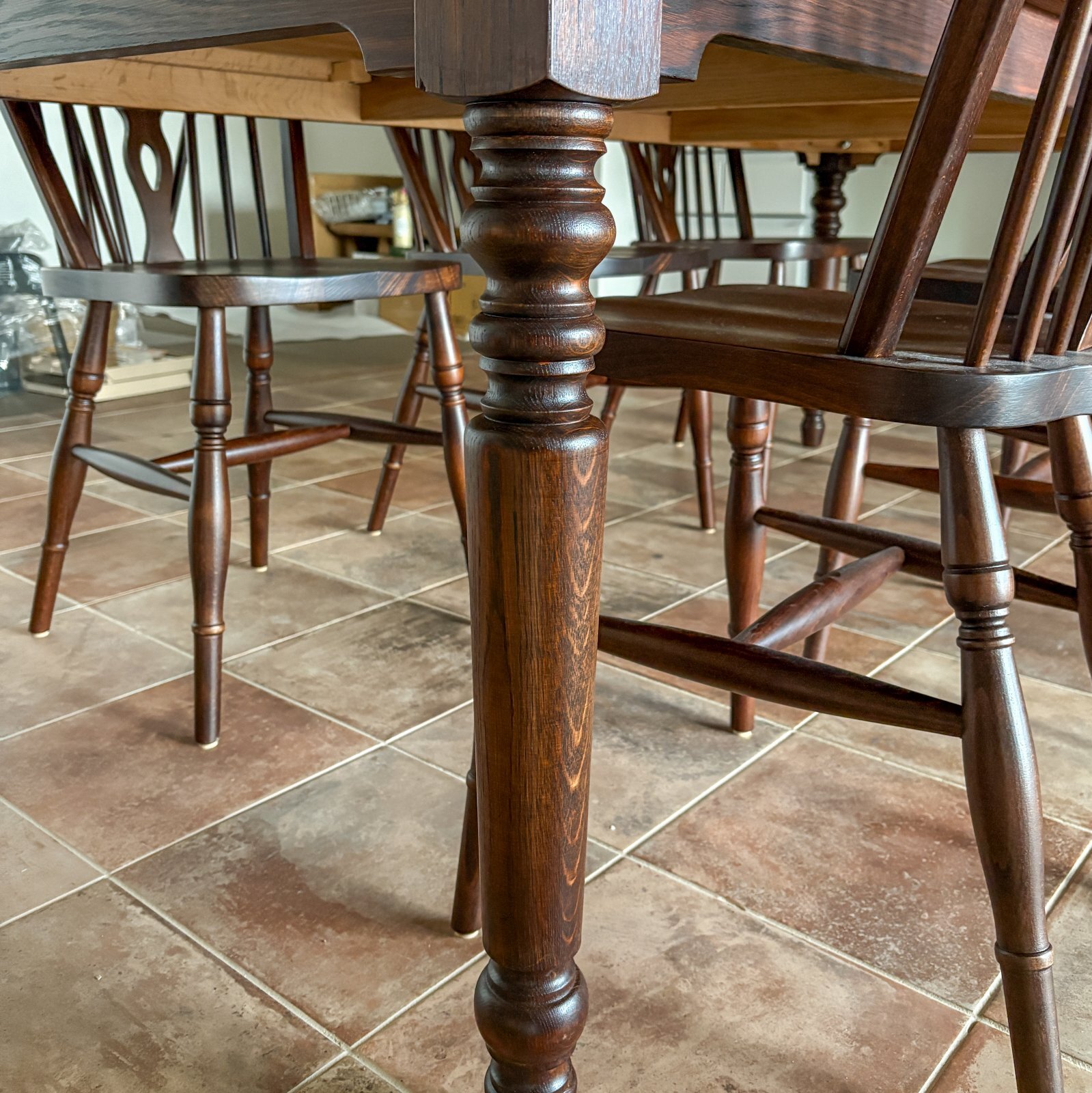 アンティーク調ろくろ足ダイニングテーブル