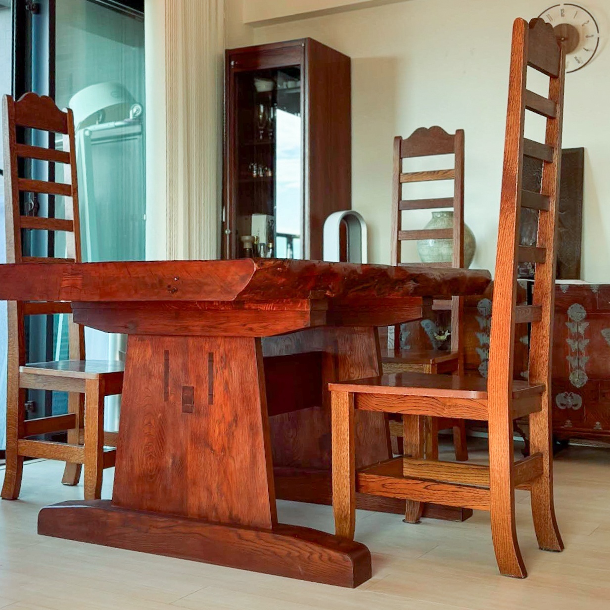 貴重なダイニングテーブルのリメイク案件