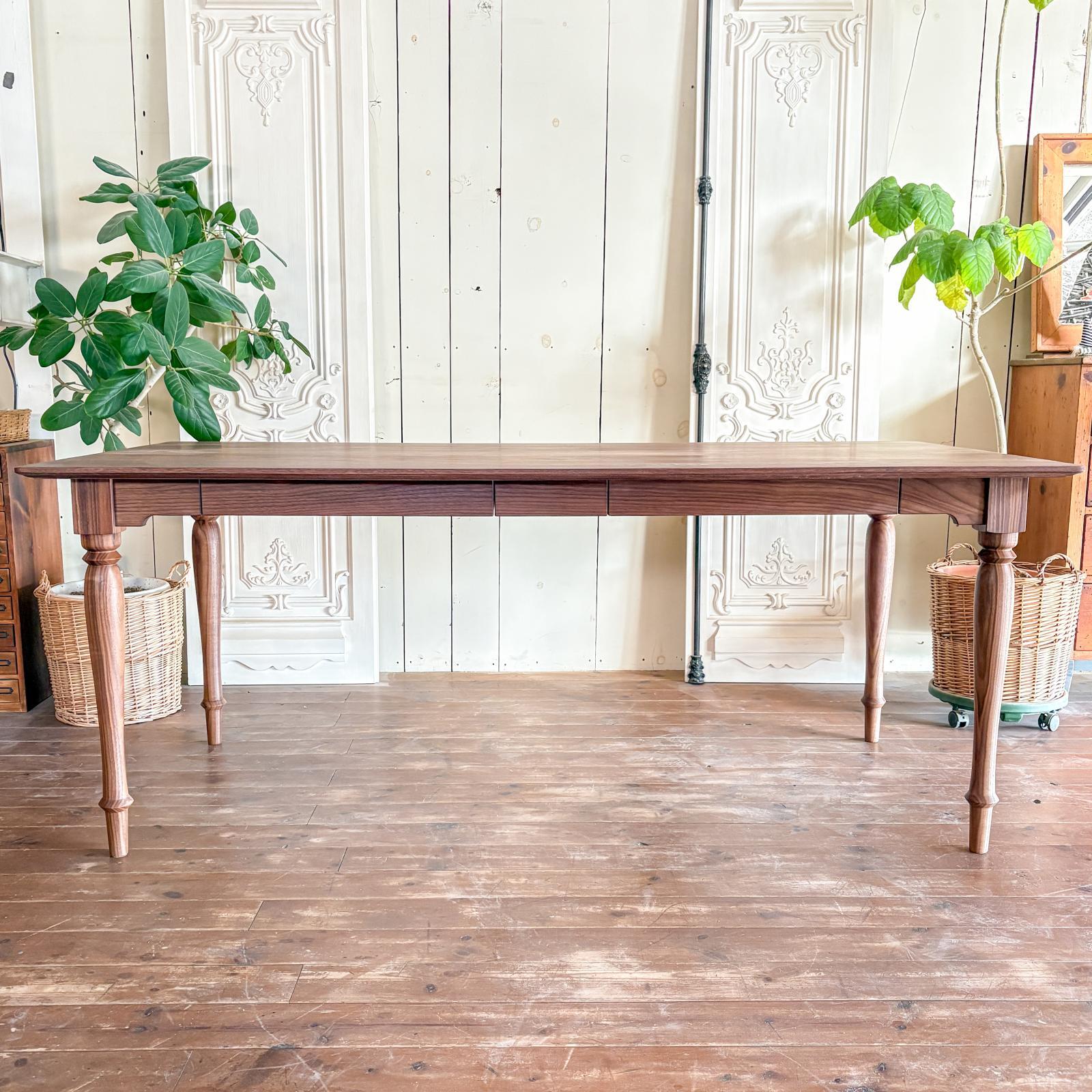 ブラックウォールナットダイニングテーブル