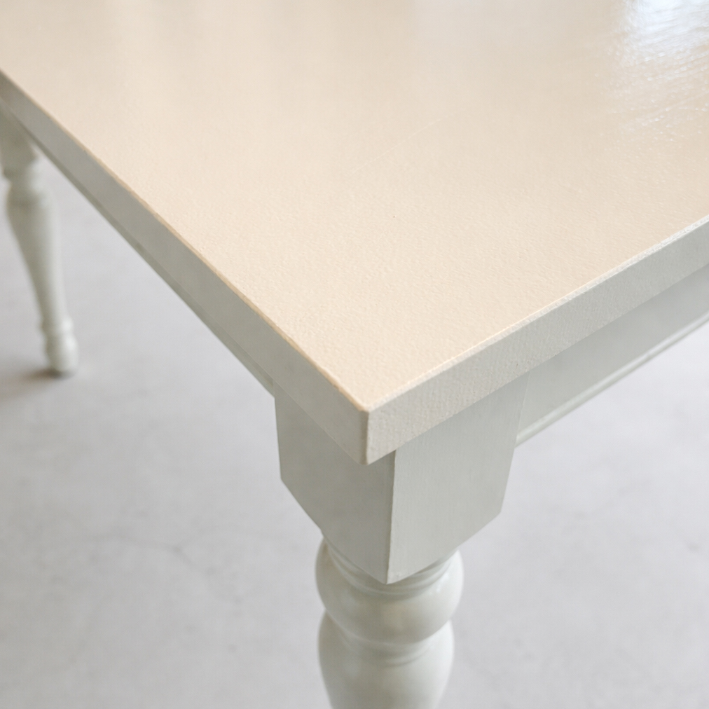 伸長式ダイニングテーブルアイボリー色