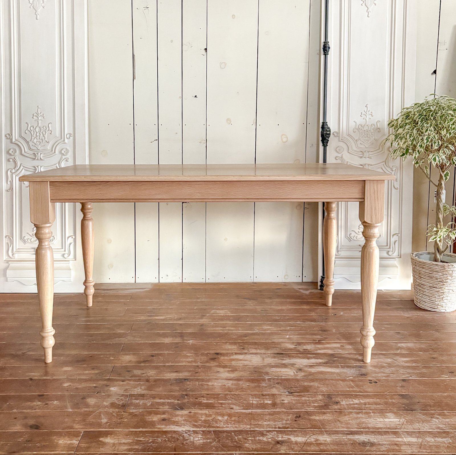 w1400ダイニングテーブルろくろ足