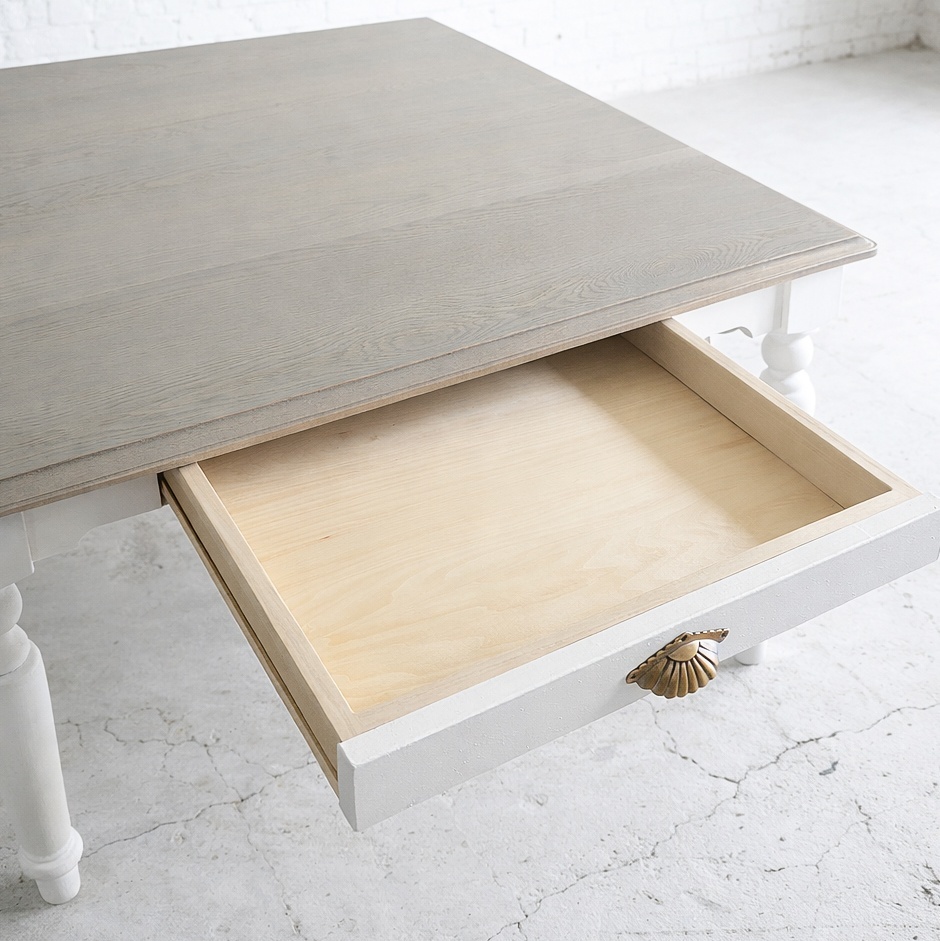 真鍮取っ手引き出し付きテーブル