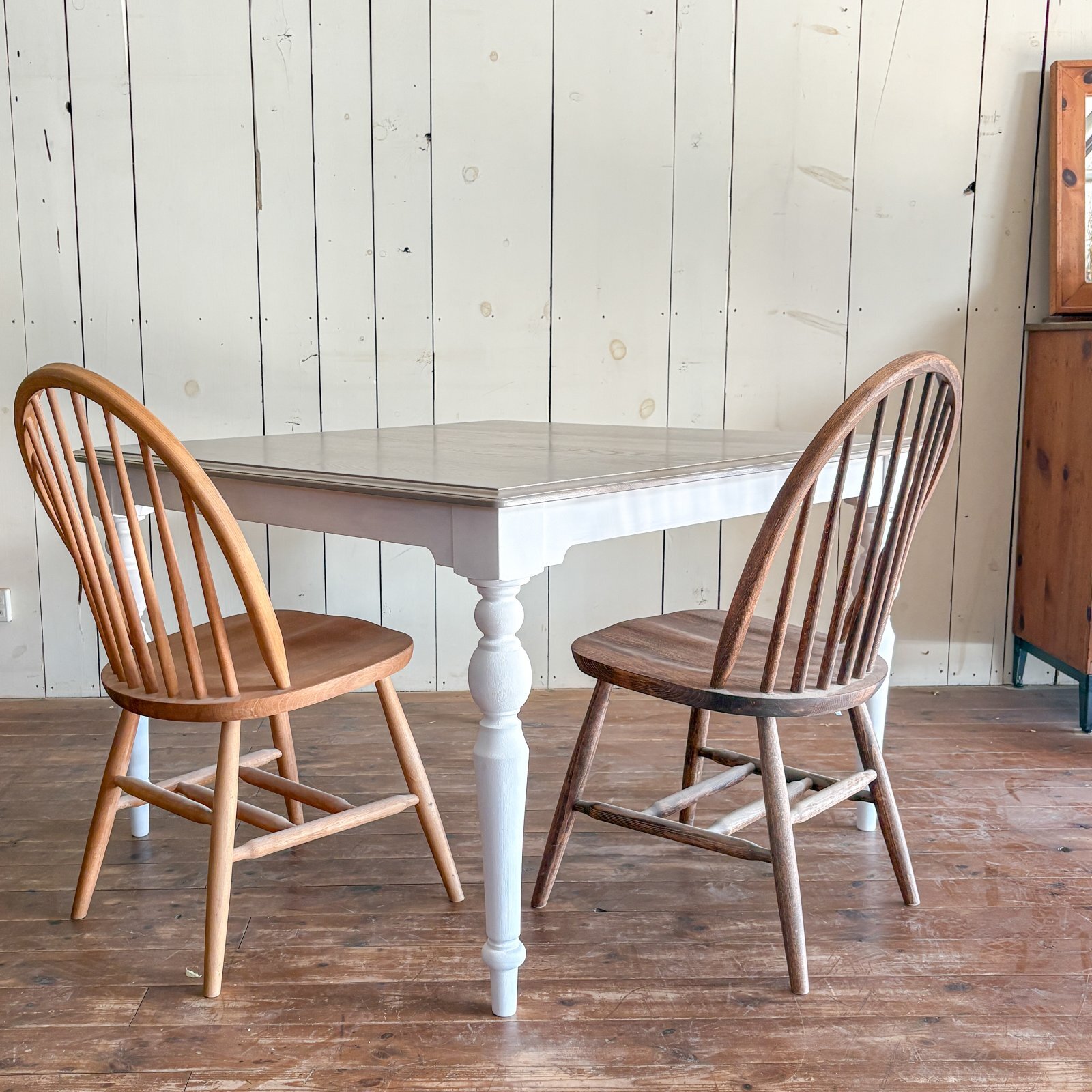 高さ変更ができるターンドレッグダイニングテーブル