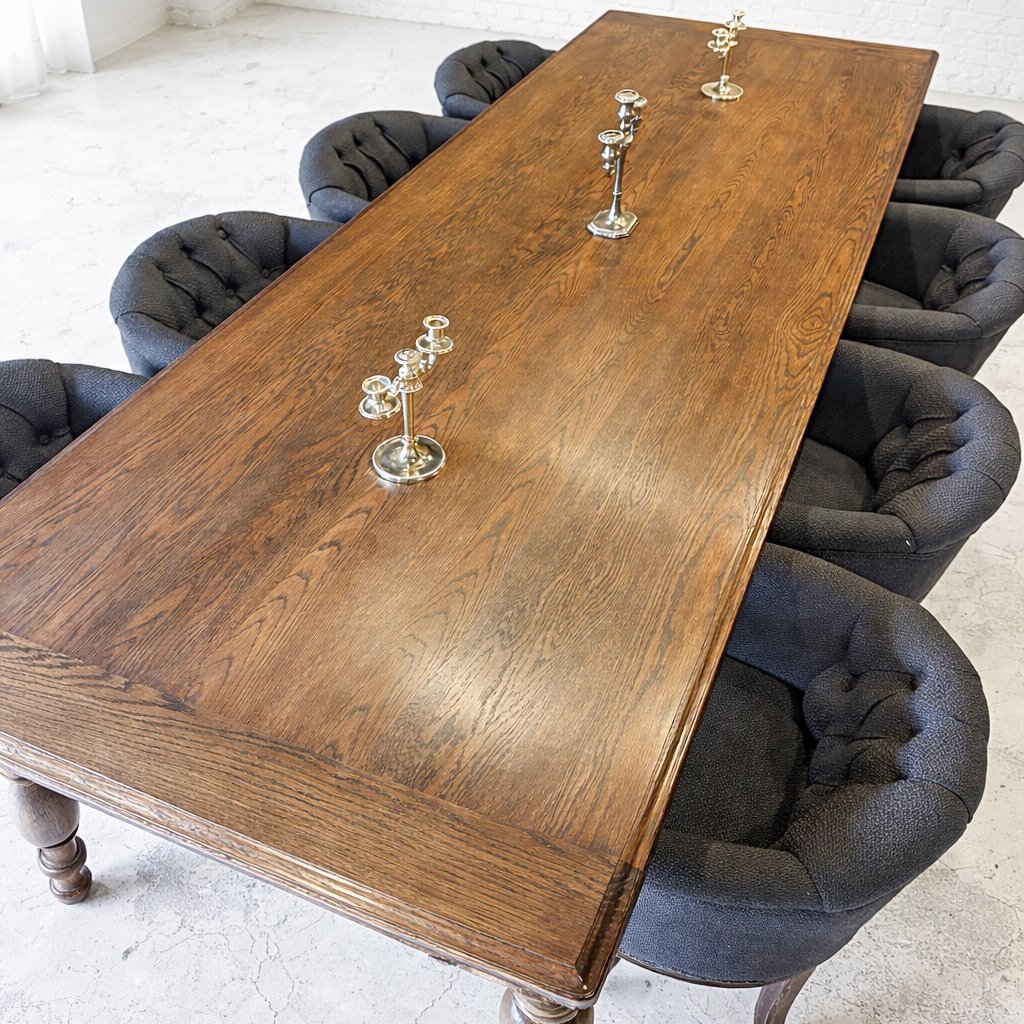 アンティーク調ターンドレッグダイニングテーブル