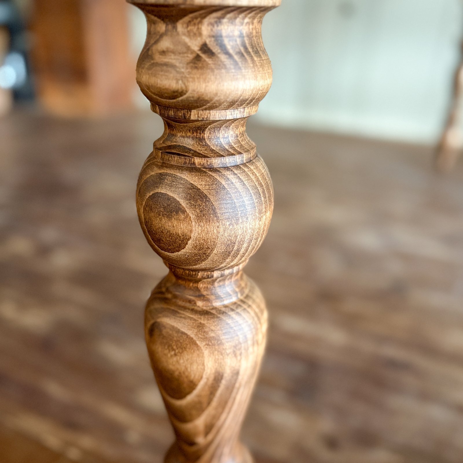 ろくろ足ダイニングテーブルの特注専門店グレイスファニチャー