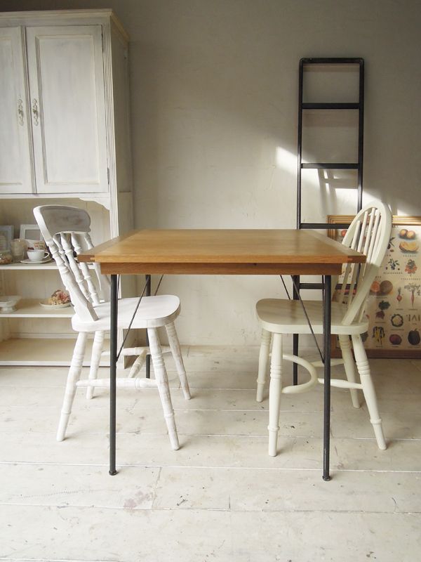 ホワイトオークを使ったインダストリアルな鉄脚テーブルは大阪東京のGrace Furnitureへ