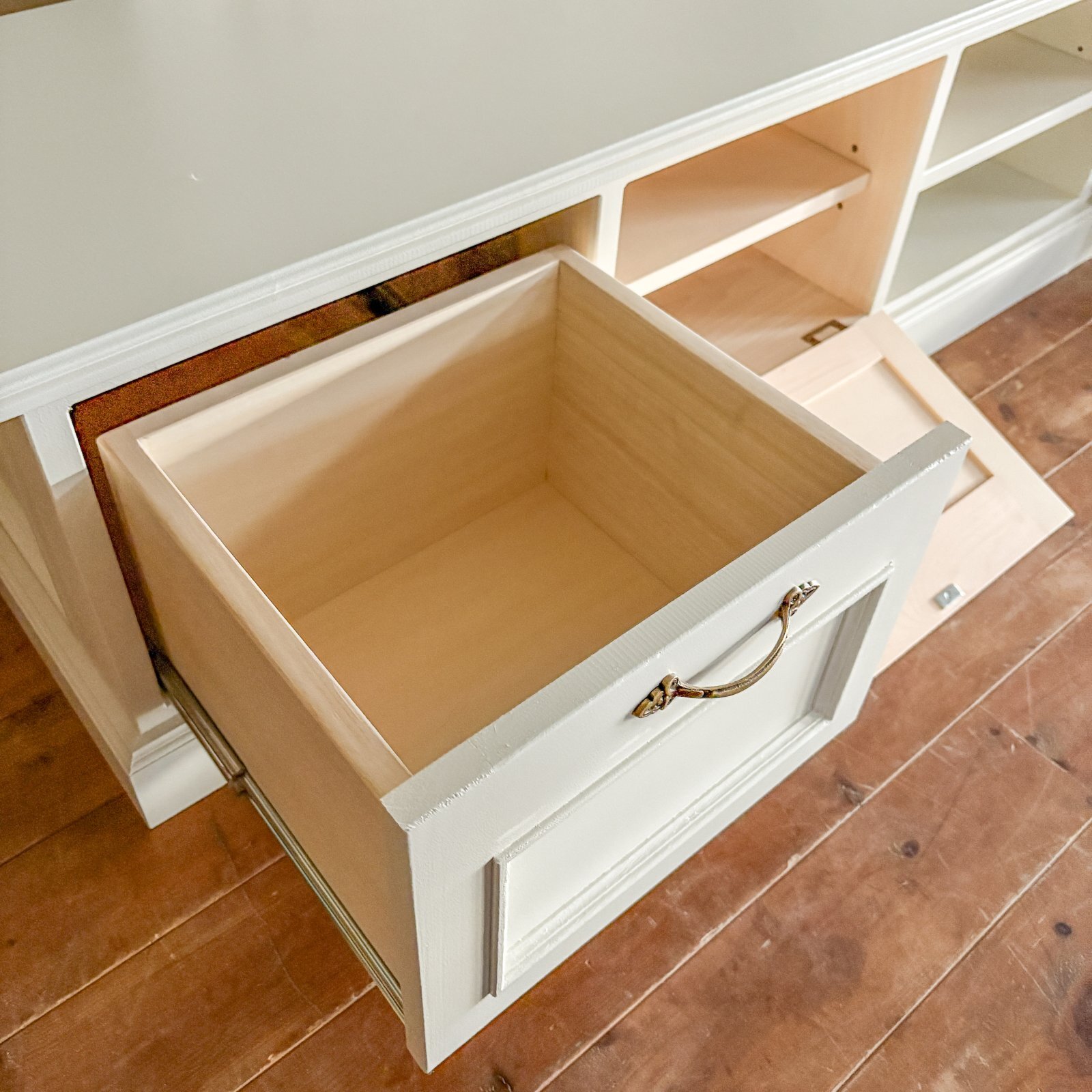 引き出し付きテレビボード