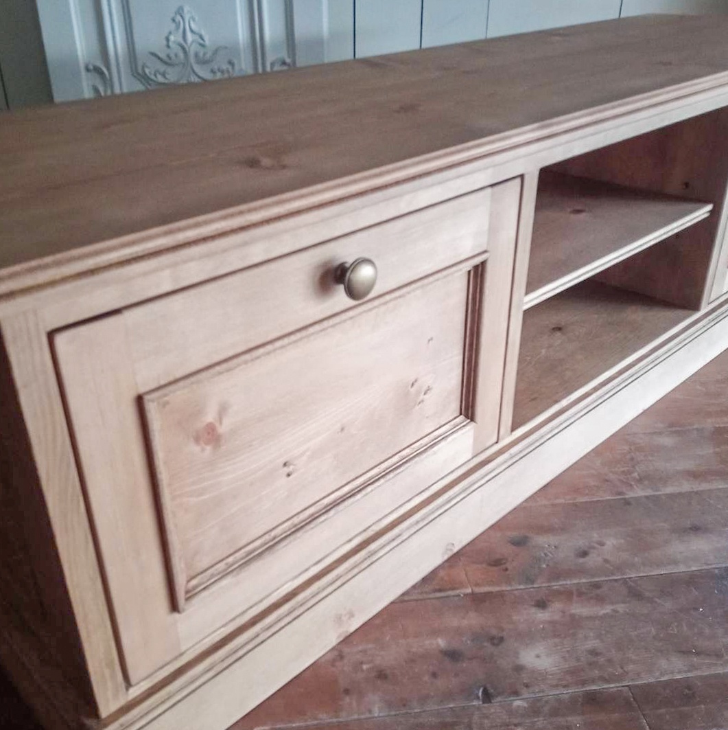 アンティーク調テレビボード