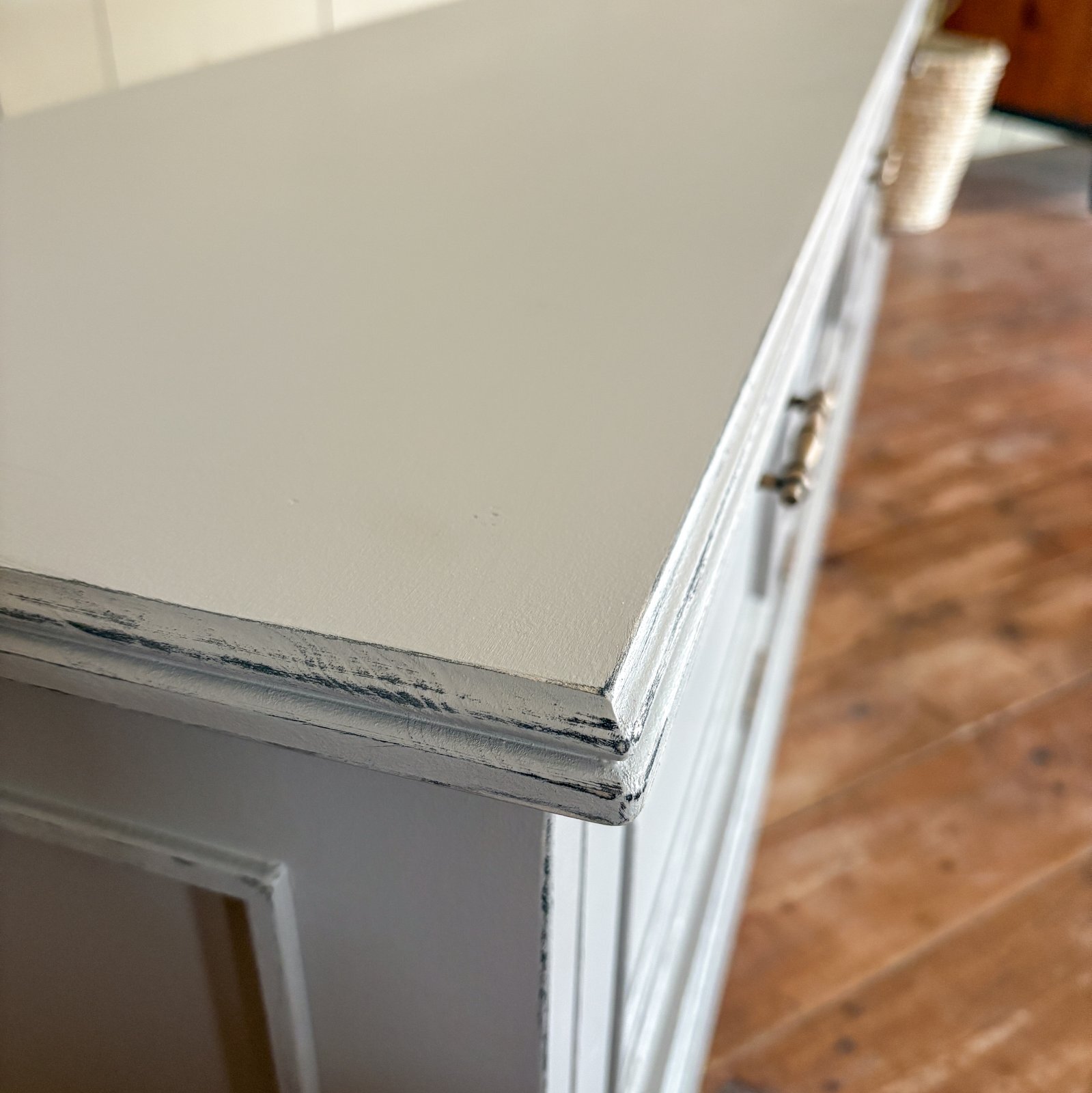 エイジングペイント加工のテレビボード