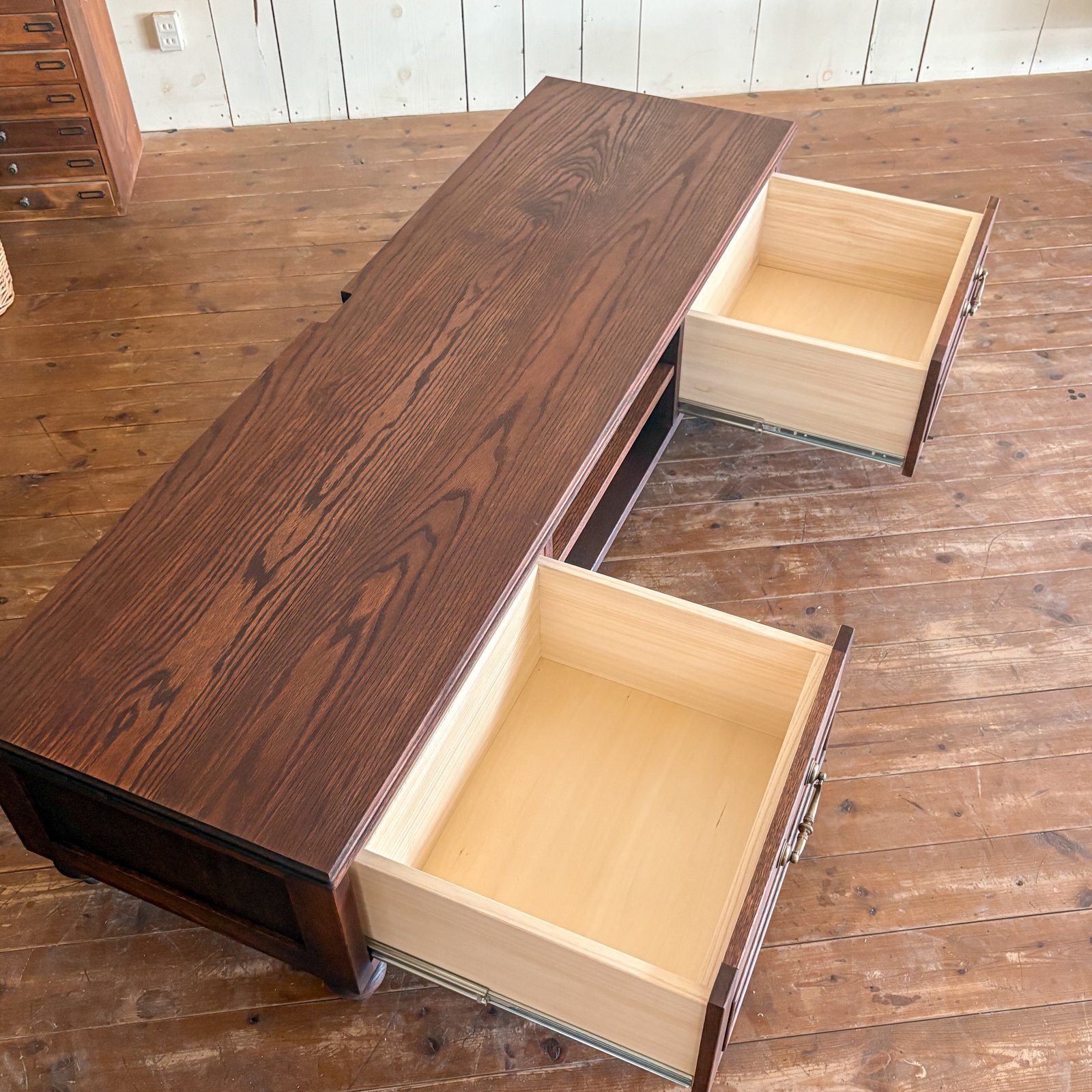 引出し2杯付きテレビ台