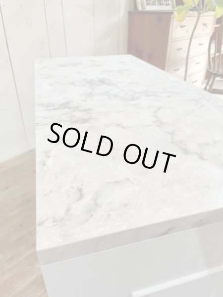 大理石柄のメラミン天板。アセトンの退色テスト済です。