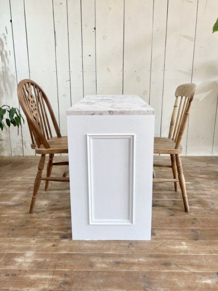 サイドもモールディングで飾り、見た目も可愛いです!