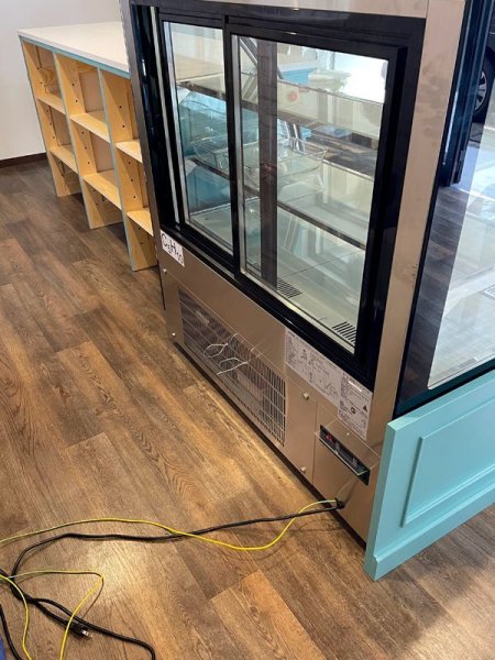 床置き式の冷蔵ショーケース