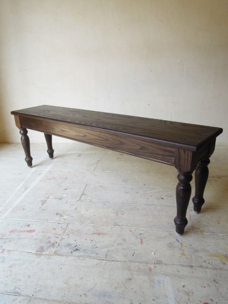 写真はW1350サイズのベンチ、4人掛けテーブル向け