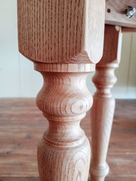 オーク材のターンドレッグ(ろくろ足)