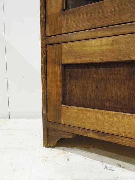 古民家レストランに似合うシンプルな和家具調のオーダーメイド家具です。