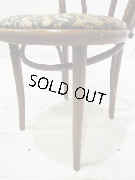 USED品のため多少使用感がありますが、がたつきはありません。