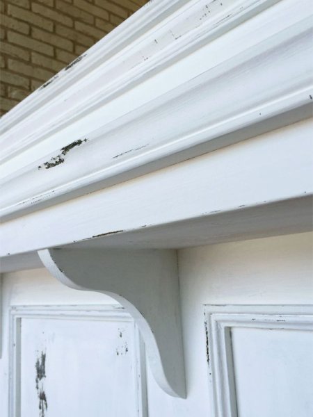 随所にモールディングを使い、上品さを醸します