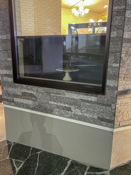 出窓の外から見た様子。