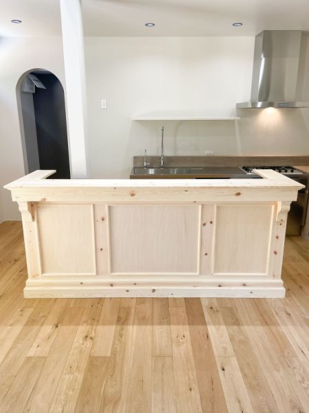 W2500、コの字型のキッチンカウンターです。