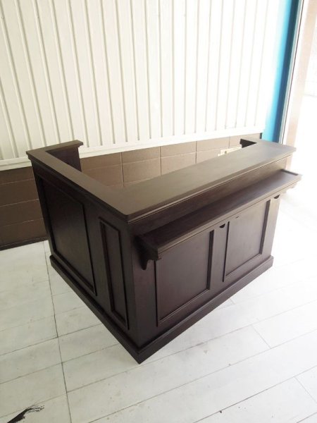 サイズオーダー、カラーオーダーが可能なレジカウンターです