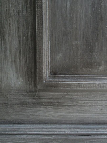 ２種類のグレーを重ね塗りしたアンティーク調の仕上げ