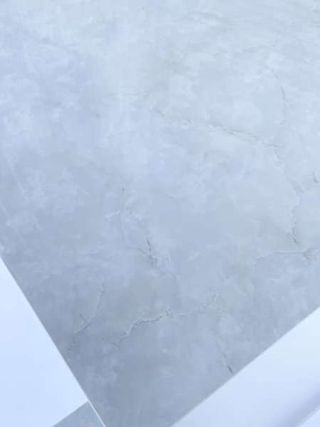 大理石柄メラミンの天板、汚れに強く耐久性があります。