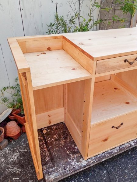 キャッシャーやタブレットを置くスペースなど、細かなご要望お聞かせ下さい。