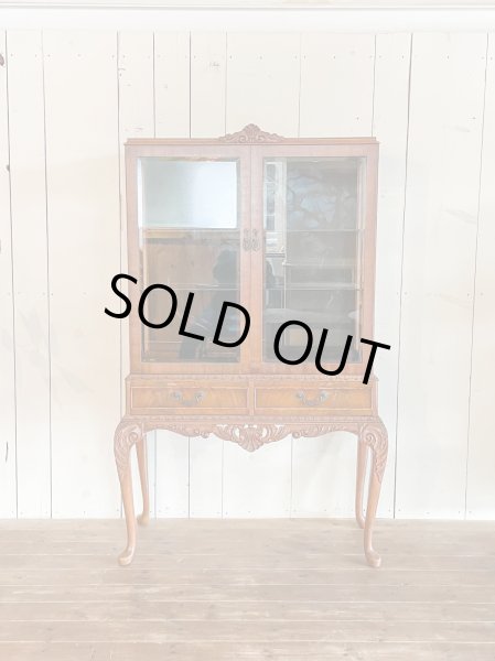 幅980、高さ1590、こぶりなサイズ。