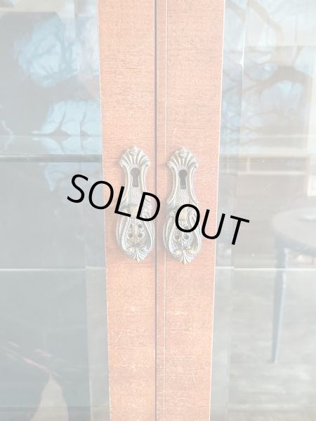 アンティーク家具ならでは、おしゃれな取っ手。