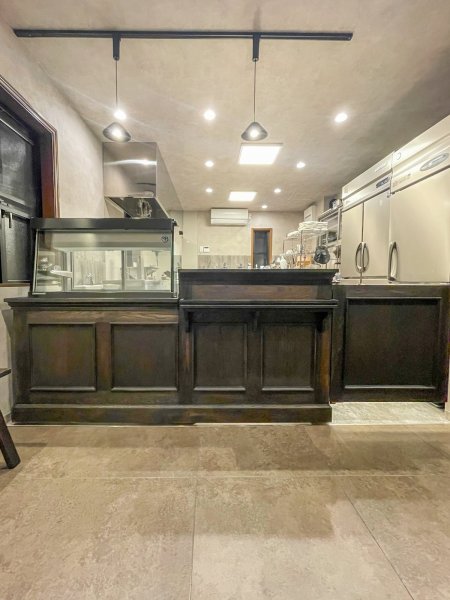 画像2: オーダーメイドオーク材レジカウンター132 (ケーキ屋さん向け・卓上冷蔵ショーケースカウンター)W2500 スイングドア付き (2)