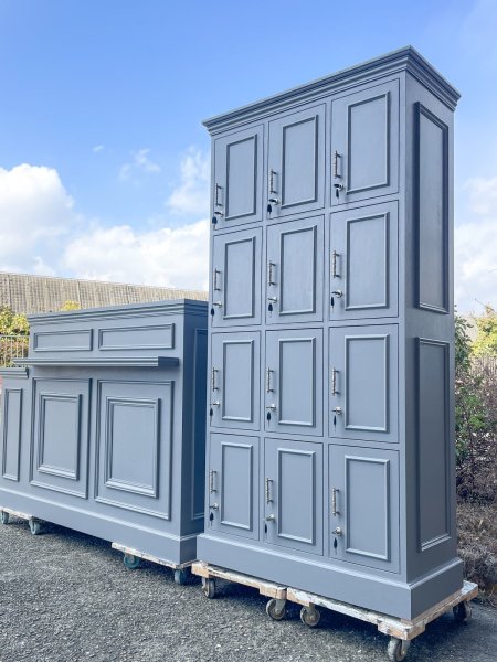 写真はW900×H1800サイズの鍵付きロッカー