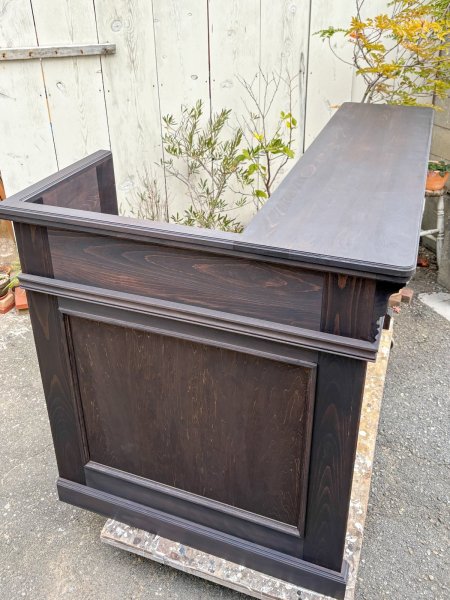 美容サロン向けのL字カウンターオーダーメイド専門店です。